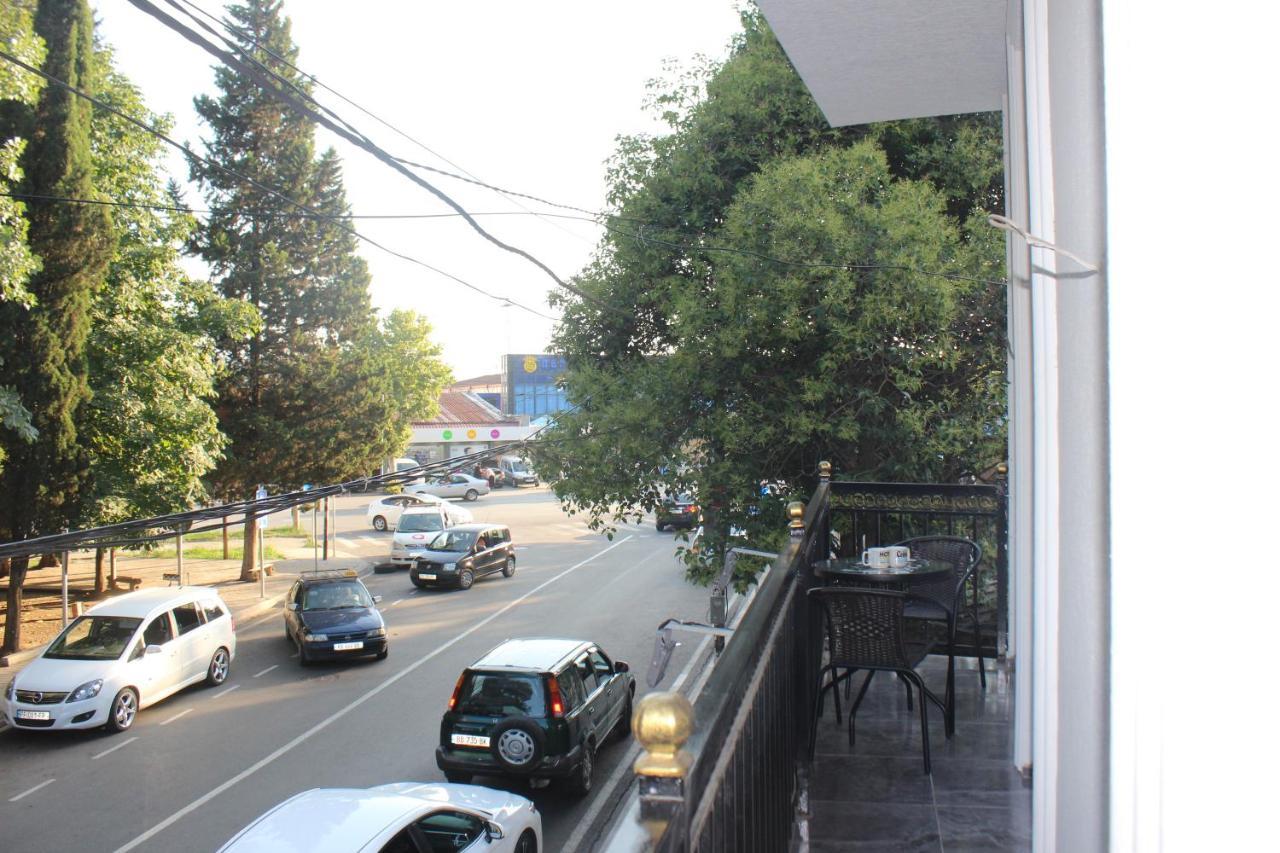 Hotel Tarasa Kutaiszi Kültér fotó